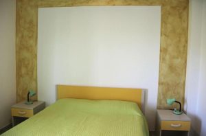 Una camera matrimoniale del B&B Lucantò