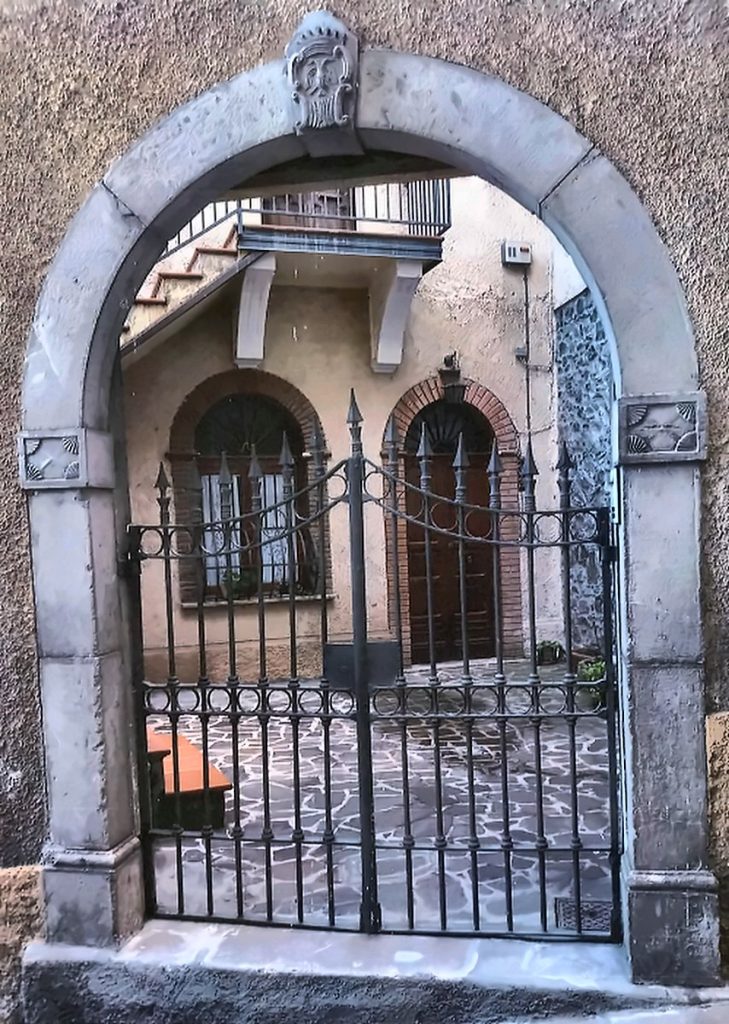 Portale della dodicesima tappa, Via Garibaldi n. 4, Calvello