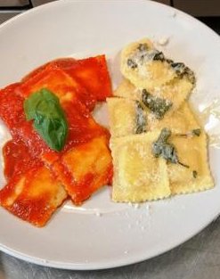 Due piatti di ravioli della Trattoria Al Vecchio Mulino