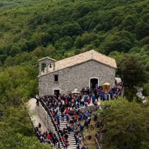 La processione al Santuario del Monte Saraceno