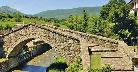 L'antico Ponte di Sant'Antuono a Calvello, costruito nel Duecento