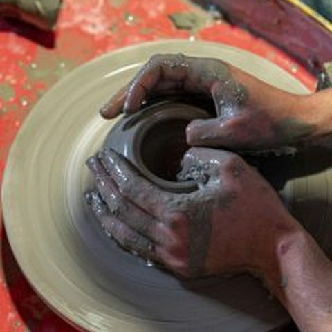 Dimostrazione di ceramica al tornio