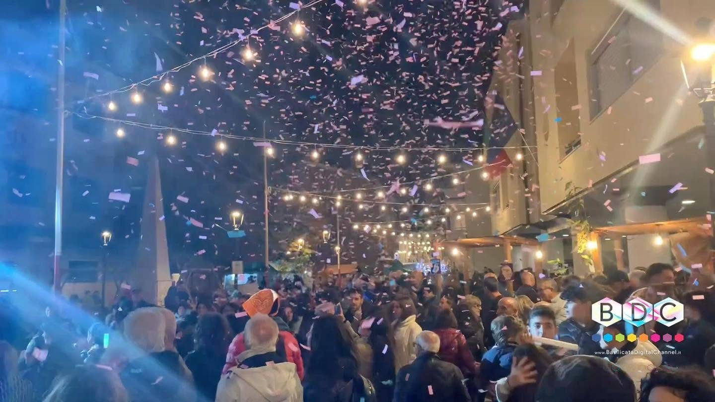 Festa in piazza con luci e coriandoli alla Sagra della Castagna di Calvello